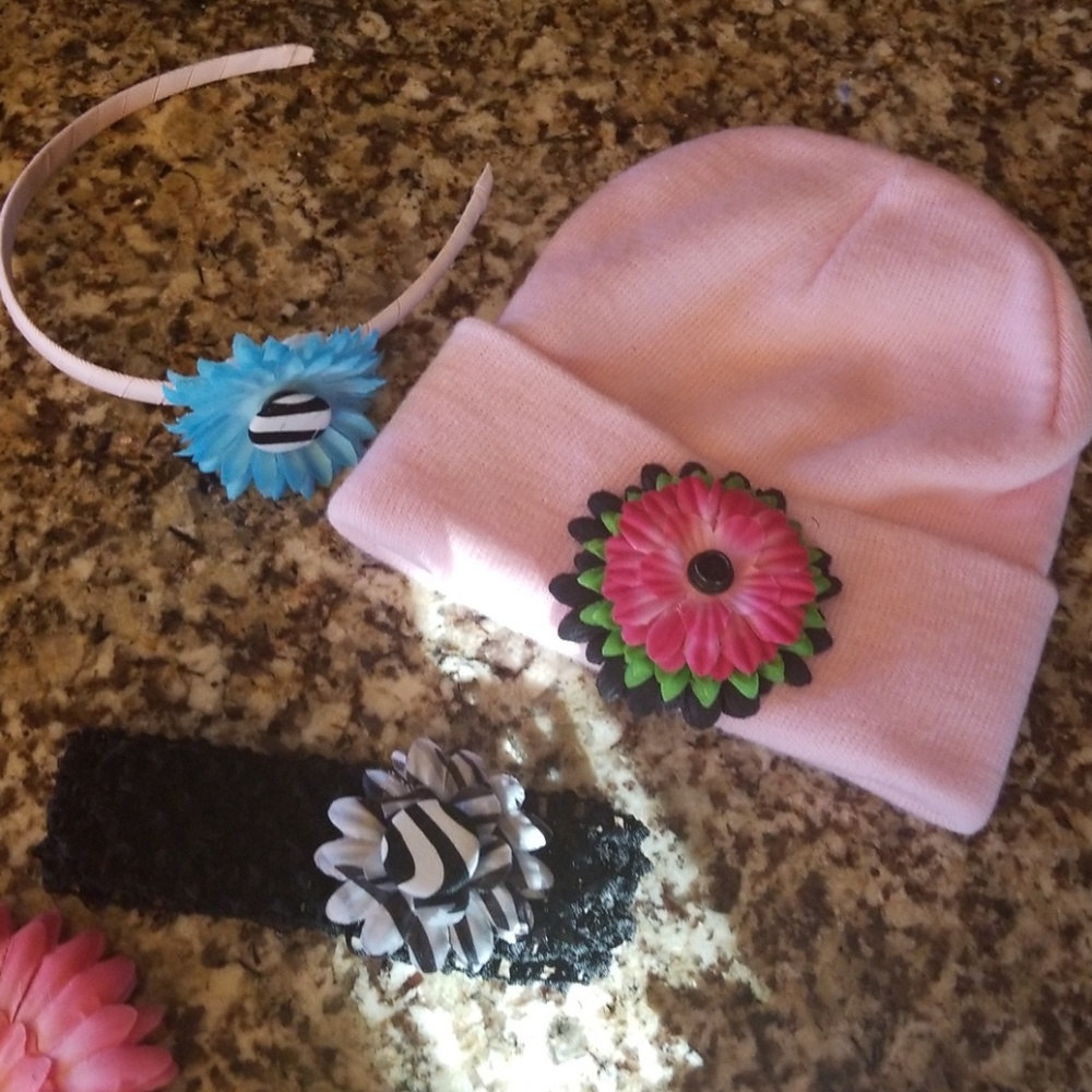 Girls hair accessories pop on flowers and buttons